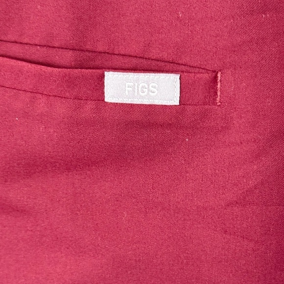 Figs Unisex Scrubs Top Sz M Maroon 100% Awesome - Picture 4 of 6